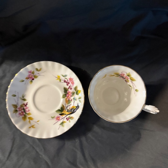 Royal Albert “Woodland Series” 4 set Tea cups and Saucers - Picture 2 of 13